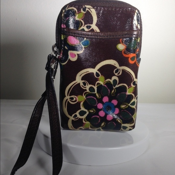 Fossil Key-Per Cell Phone Wristlet - Picture 2 of 4